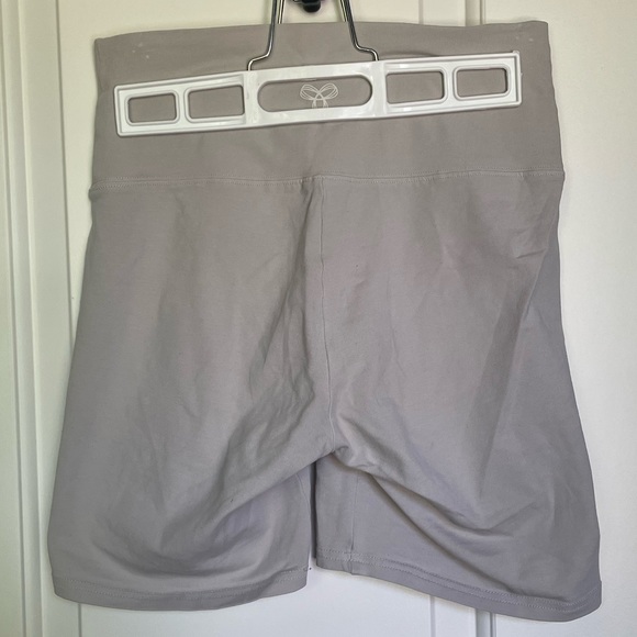 TNA Atmosphere 6”Biker Shorts - Picture 2 of 4